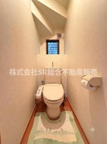 トイレが2か所にあり朝の身支度もスムーズに行えます！（室内写真は加工により小物等を消しています。）