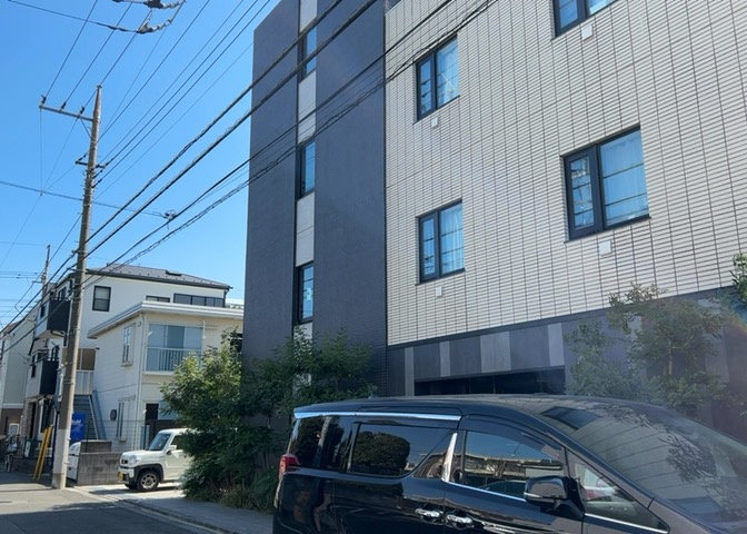 隣家の土地はどうなっているのか、生活利便施設が近くにあるのか、学校まで近いかなど、お客様のライフスタイルにあわせたイメージが重要です。また、近くにあると困る施設が近くにないかも確認するといいでしょう。