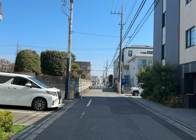 眺望の良さを楽しめるダイニングキッチンで家族団らんの時間を過ごしてはいかがでしょうか。バルコニーから見える景色を家族で眺める時間は、時間が経つのを忘れてしまいそうですね。是非、現地を見に行きましょう！