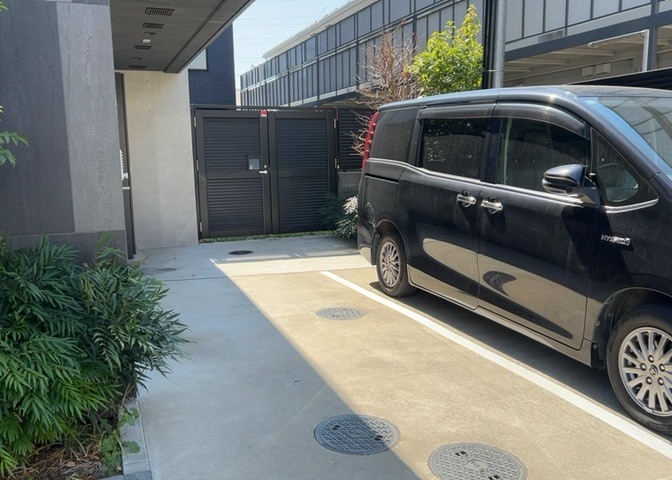 マンションの駐輪場は、事前に空きがあるか確認を取ると安心です。せっかく入居したのに駐輪スペースがない！なんてことになったら大変ですよね。そこで、内見時や購入前にはまず事前に確認しておくと良いでしょう。