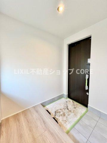 玄関ホールがスッキリ広々としていると帰る時も出ていく時も気持ちが良いものです！　
