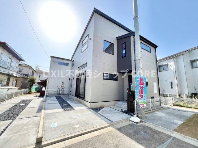 車種によりますが、カースペースは最大2台分！セカンドカーをお持ちの方も安心です！　