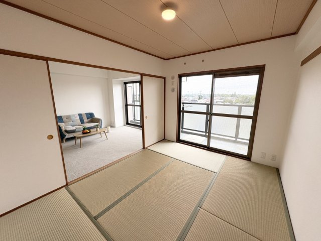 和室6帖　お子さまのお昼寝スペースや来客時にも重宝します。