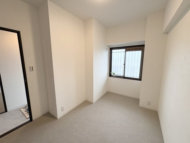 収納付きで、お部屋がすっきり片付きます。