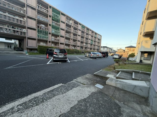 【駐車場】　