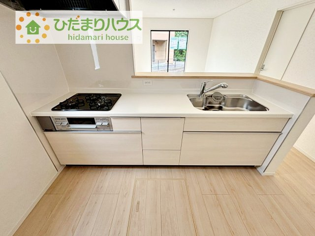 料理をしながらでも、ご家族との会話を楽しめる対面式キッチン♪