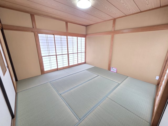 8帖と広々とした和室です。