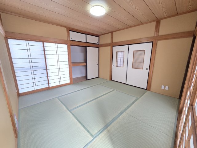 8帖と広々とした和室です。
