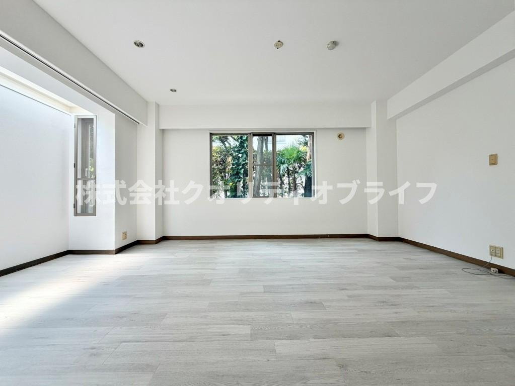 全洋室にカセットエアコンを標準装備。壁面がすっきりと見え、家具配置の自由度も高まります。各居室にクローゼット等の豊富な収納を配し、整然とした品格ある暮らしを叶える空間設計です
