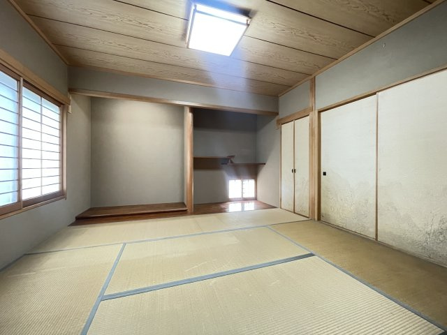 畳の温もりに包まれ、穏やかなひとときを過ごせます。