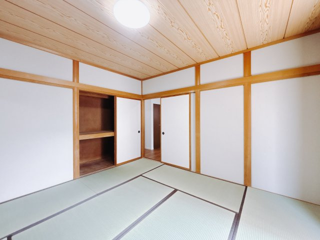 ■1階和室｜和室でしか味わえない畳ならではの香りや素材で和のやすらぎを感じてください♪休日はお子様とお昼寝するのにも最適です！