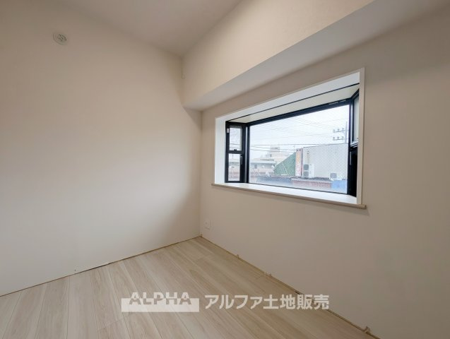 【Private　Room】　◆洋室◆寝室や子ども部屋、ワークスペースなど、家族構成やライフスタイルに合わせて使い分けられる居室です。