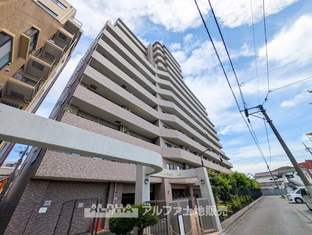 【Convenient　Location】　◆外観◆JR青梅線「福生」駅徒歩5分。駅へのアクセスが良く、毎日の通勤・通学や電車でのお出かけにも便利な立地です。
