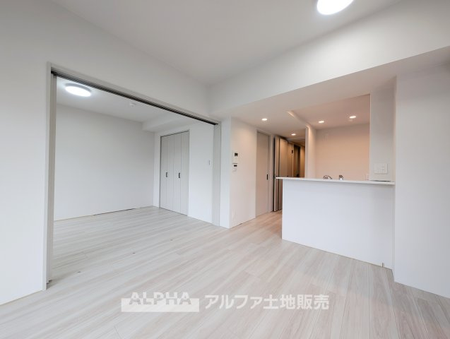 【Sunlight　&amp;amp;　Comfort】　◆リビング◆南西向きの明るいLDK。家族で心地よく過ごせる空間です。