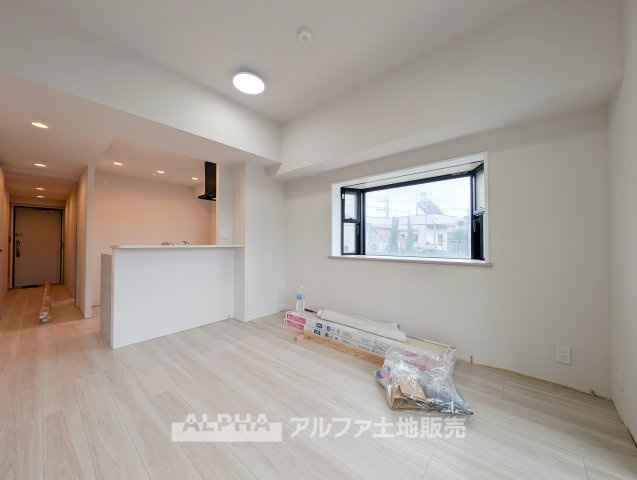 【Open　Living】　◆リビング◆角部屋ならではの開放感を感じるLDK。ダイニングとリビングを一体的に使え、家族の時間が広がります。