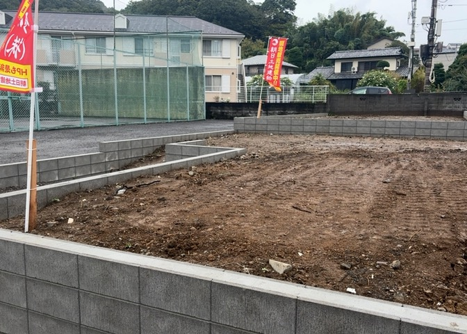 家を建てる前提で土地を探している場合、地盤の丈夫さは譲れない条件の一つです。地盤が脆弱だと追加工事が必要となります。また、過去に地盤沈下や液状化現象を起こした土地は、できるだけ避けた方がいいでしょう。