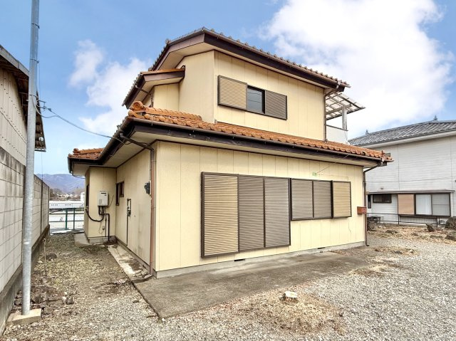 ■外観｜雨戸シャッター付きなので防犯面も安心♪
