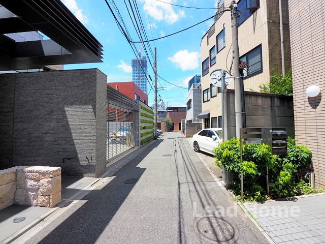 見通しが良く綺麗に整備された前面道路です！車通りも少なく毎日の移動やお散歩も快適に行えます♪