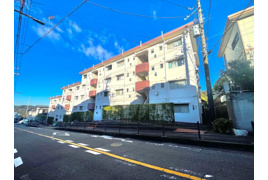 自然豊かな景色を愉しむ住まい 葉桜マンション5階の外観