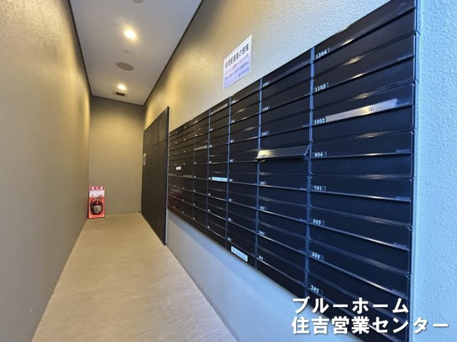 ■メールコーナーです　■宅配ボックス完備されており、お荷物の受取に便利です