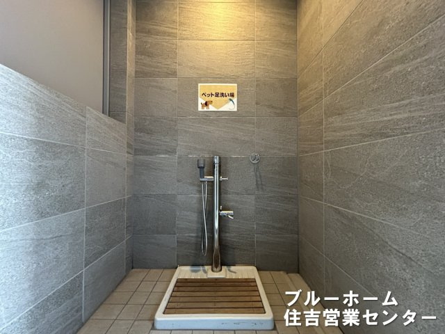 ■ペットの足洗い場です　■屋根がある部分ですので、雨の日でも安心して利用が出来ます。