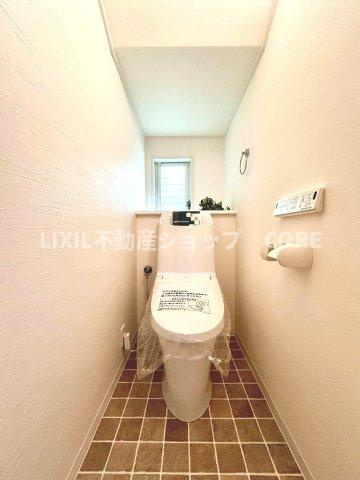 トイレスペースが1・2階にございますので、朝の混雑時に家族が分散して使用できます。