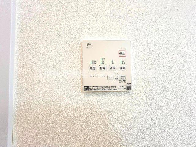 雨の日や湿気の多い梅雨時期など、洗濯物が乾き難い時期に重宝する浴室換気乾燥機。