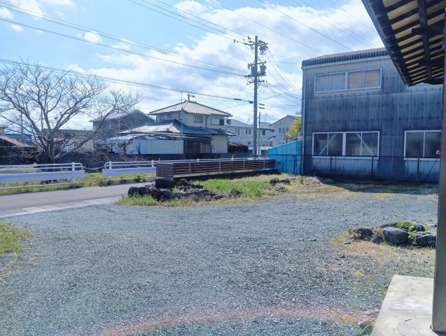 広いお庭は、ガーデニング等、色々な趣味に使うことができます。