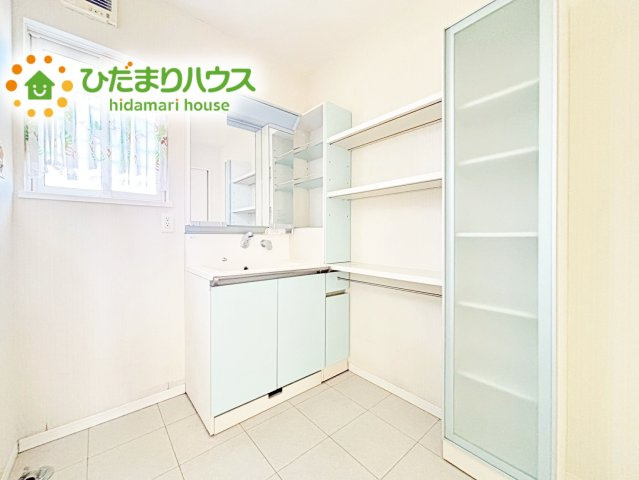 シンプルで使い勝手の良い独立洗面台！