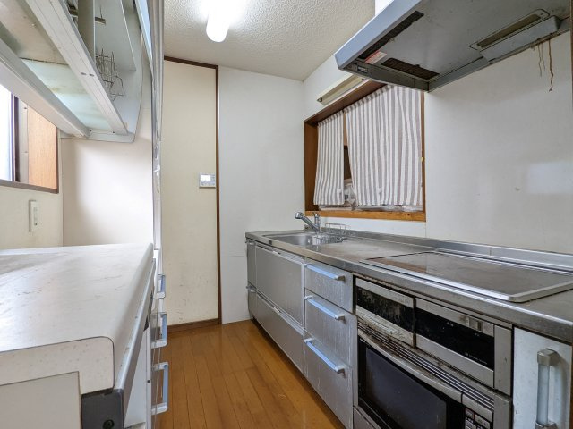 お料理をしながらお子さまの勉強を見守ったり、テレビを見たりと、家事をしながら家族との時間も楽しめます。　