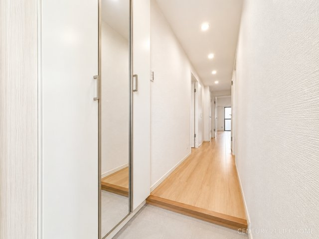 毎日通る玄関はこちらです