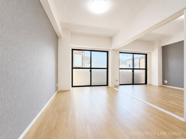 広々とした洋室です