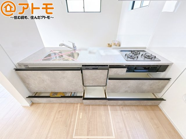 大容量システムキッチン♪お料理スペースやシンク広々！毎日の家事をしっかりサポート♪