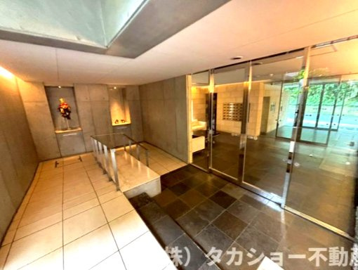 毎日通るエントランスはこのようになっています