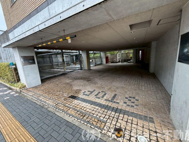 車をお持ちの方に嬉しい駐車場付きの物件です