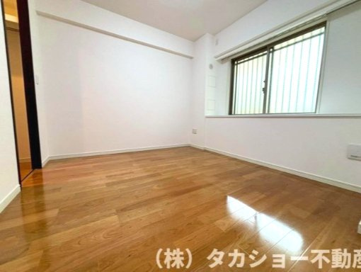 明るい洋室です