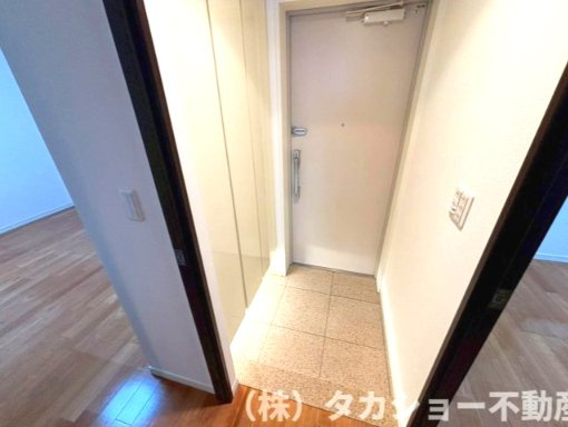 明るい玄関です
