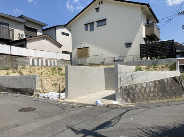 角地のため二方からの採光が取り入れられます。