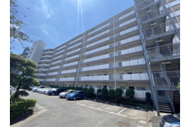 越谷ファミリータウンB棟の外観