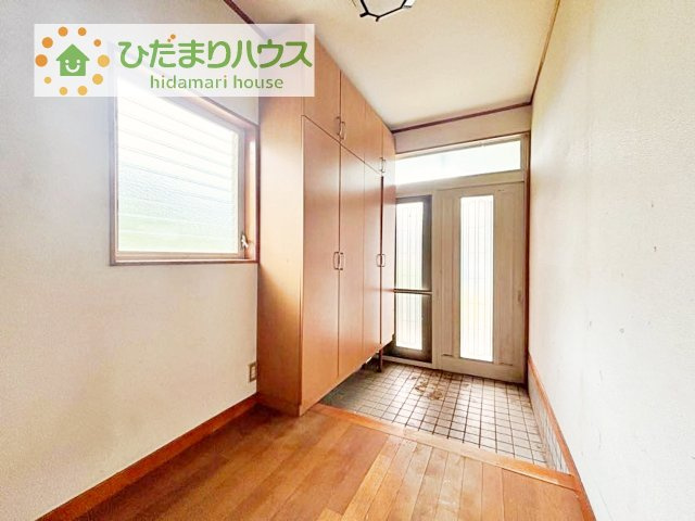 スニーカーマニアも納得の天井まであるシューズボックス!(^^)!