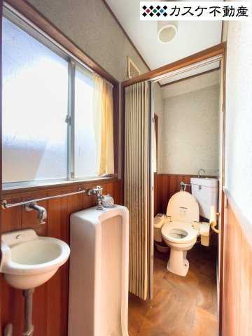 小便器があるのでトイレが立て込まずにすみますね