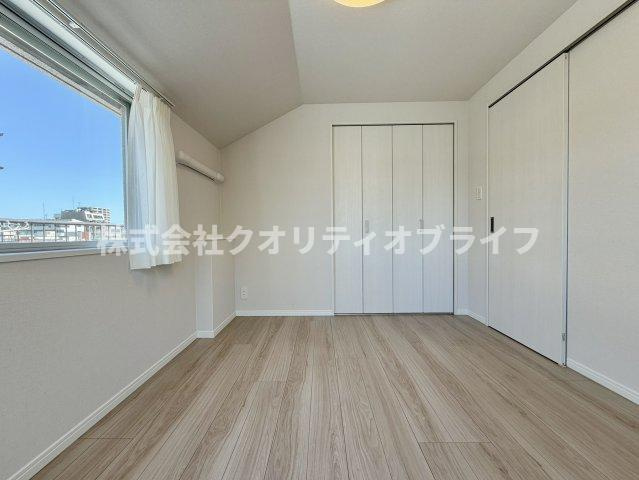 北、東向きに窓があり明るい室内♪