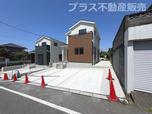 現地写真。プラス不動産販売なら、現場の全ての棟をまとめてご見学頂けます。