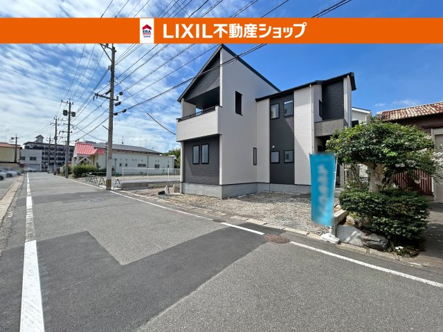 交通量が少ないので車の出し入れは楽々です。