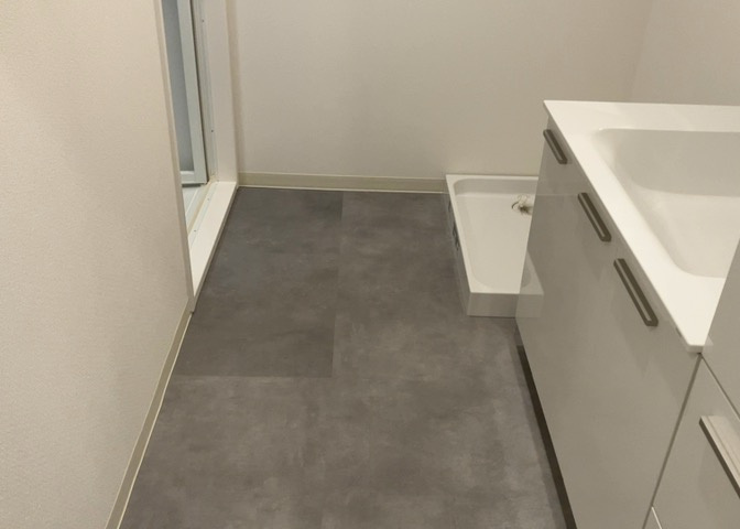洗面脱衣所は「体を綺麗に整える場所」という目的と役割を持っています。そして便利で使い勝手のいい「体を綺麗に整える場所」にするためには、配置や動線、照明や収納計画をしっかりと検討しておく必要があります。