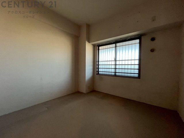 子供部屋…創造性や成長を促す遊びの空間を提供。学習や趣味に集中できる環境を整えます。個別のプライベートスペースは自己表現と自立心を育み、心地よい睡眠環境を整えリラックスできる場所を提供。
