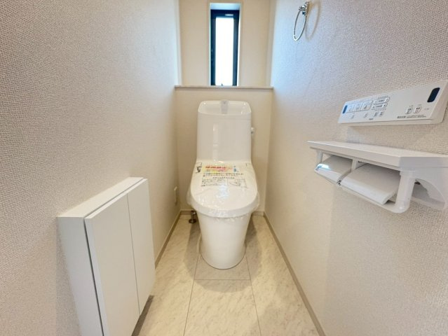 トイレは1階、2階にそれぞれ設置されていて便利です。