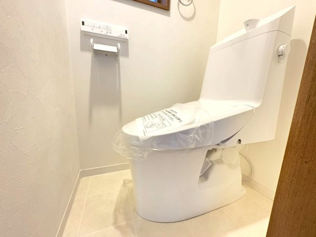 清潔感とうれしい機能性を兼ね備えた、使いやすいシャワートイレ
