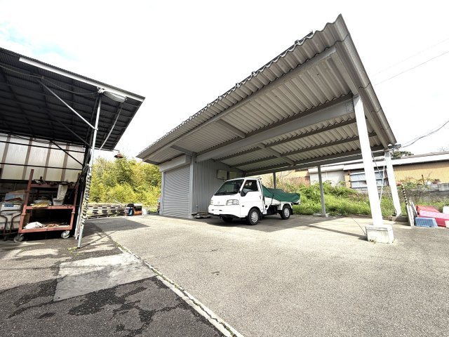 駐車スペースあります