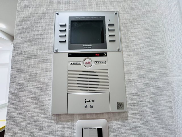 TVモニター付インターホンのため訪問者がひと目で分かります